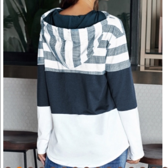 Color Block Lightweight Hoodie. - Picture 2 of 5